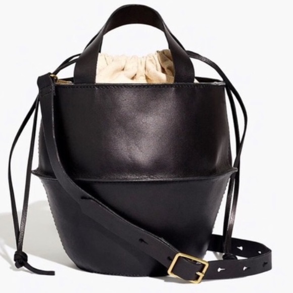 Madewell Handbags - Madewell Austin Bucket Crossbody Top Handle Tote Bag leather